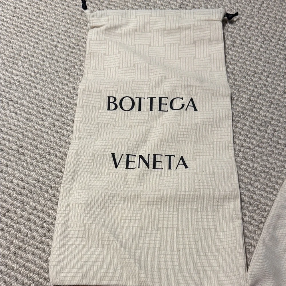 Bottega Veneta Cream Dust Bags with Black Logo - Picture 3 of 3